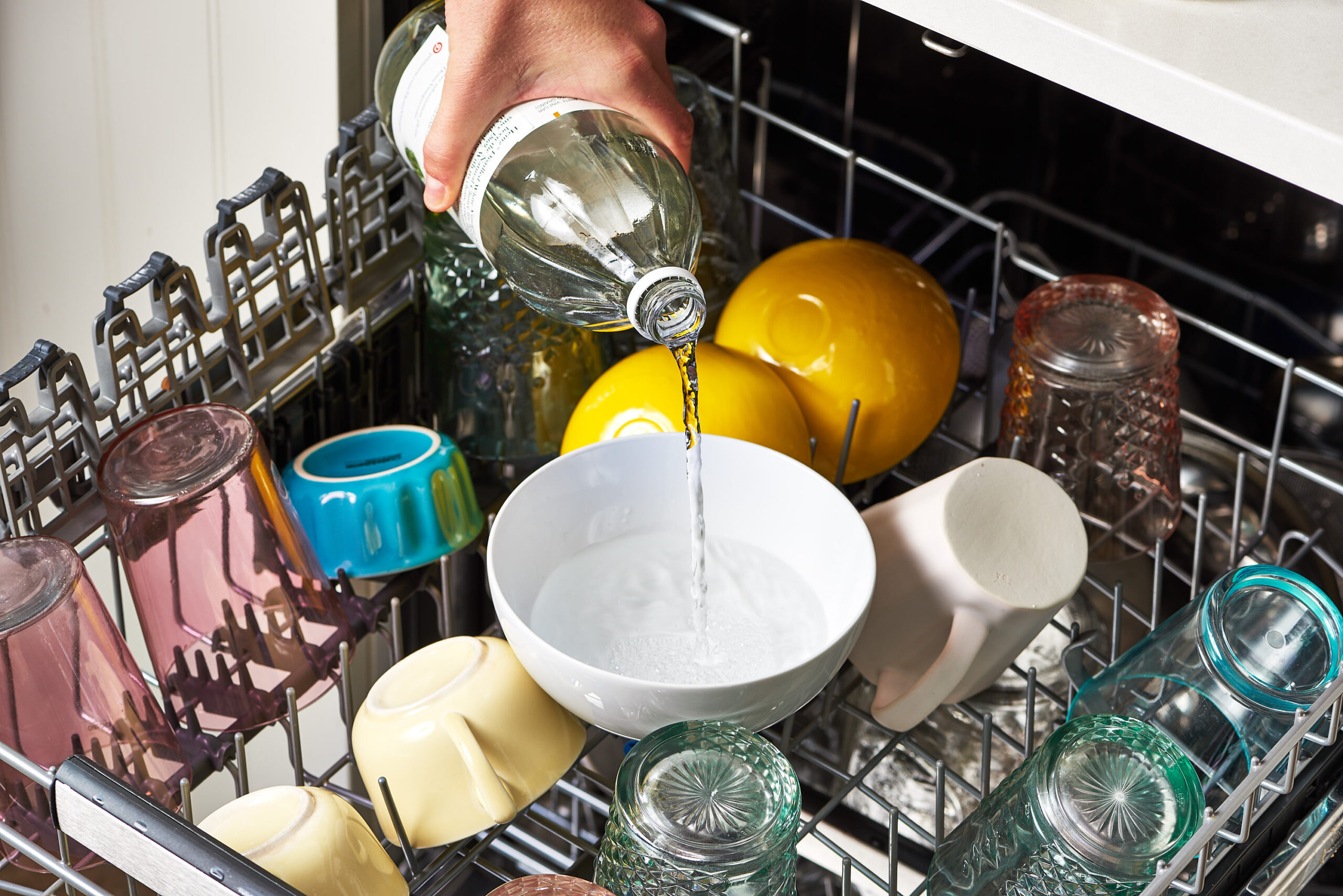 clean your dishwasher with vinegar